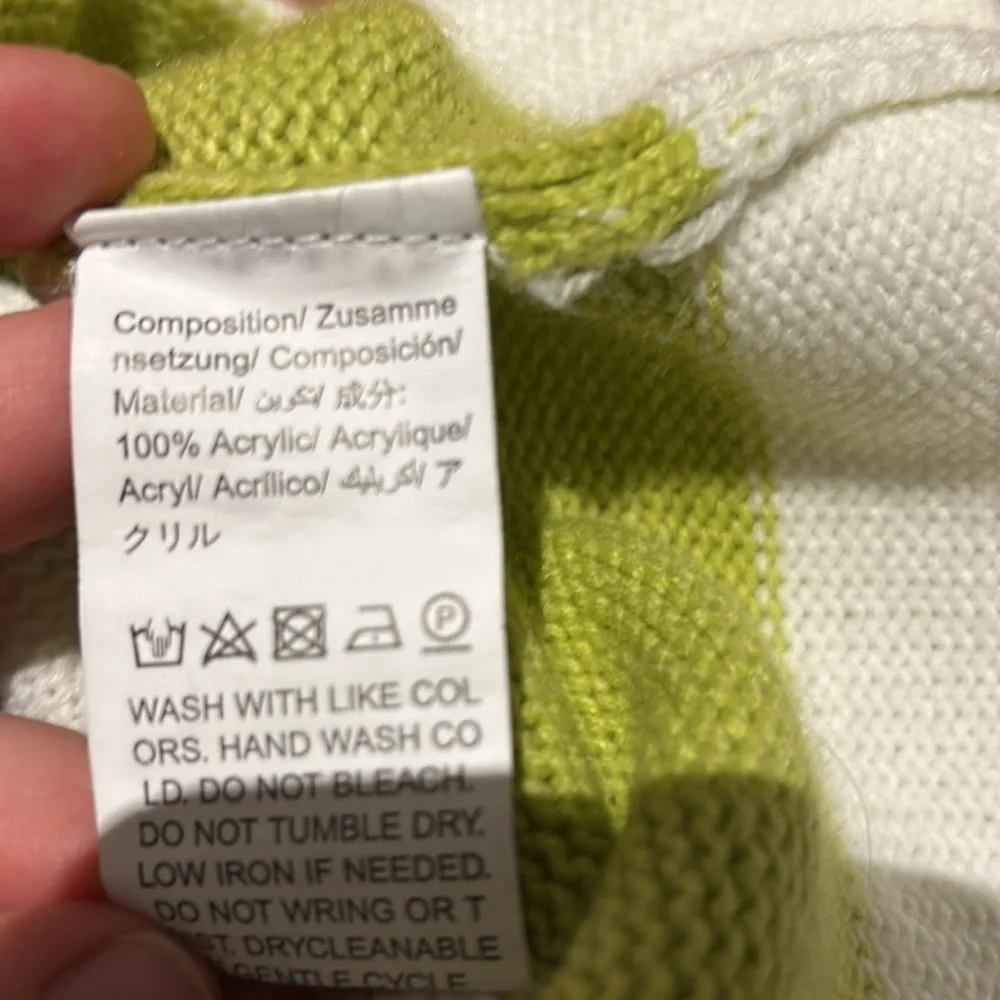 Sweater - Picture 11 of 11